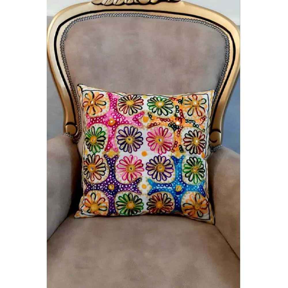 Geborduurde Kussenhoes – Light Suzani Design