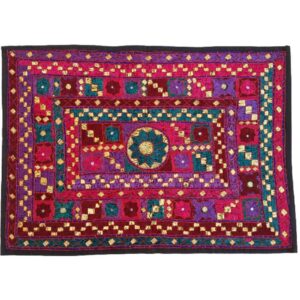 Handgeborduurd Tafelkleed Model Geometrisch