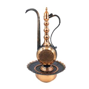 Decoratieve Perzische koperen Aftabeh met wasbekken
