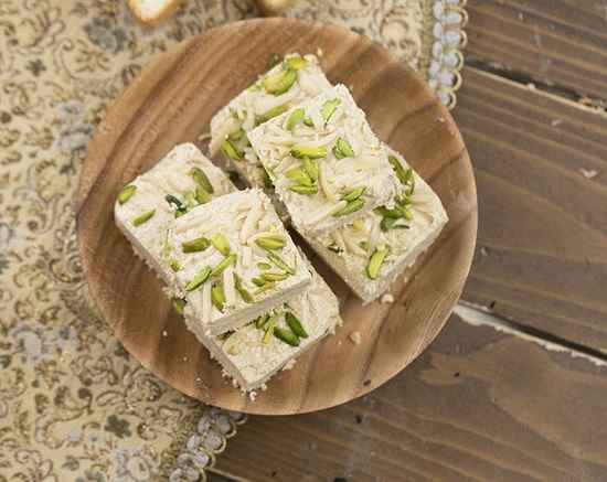 Tahini Halva met Pistache – Oghab 400g (Pack van 3)