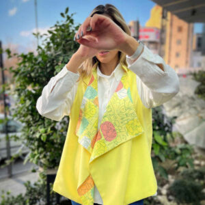 Perzisch Damesvest – Model Mastaneh Geel
