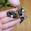 Handgemaakte Damesbroche met Kralen – Zwart Vlindermodel