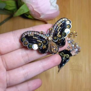 Handgemaakte Damesbroche met Kralen – Zwart Vlindermodel