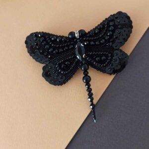 Handgemaakte Damesbroche met Kralen – Libelmodel