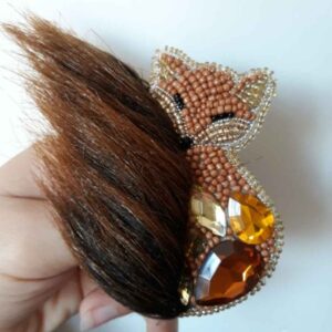 Handgemaakte Damesbroche met Kralen – Vosmodel