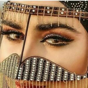 Handgemaakt Rhinestone Battoulah Masker – Ilia Model