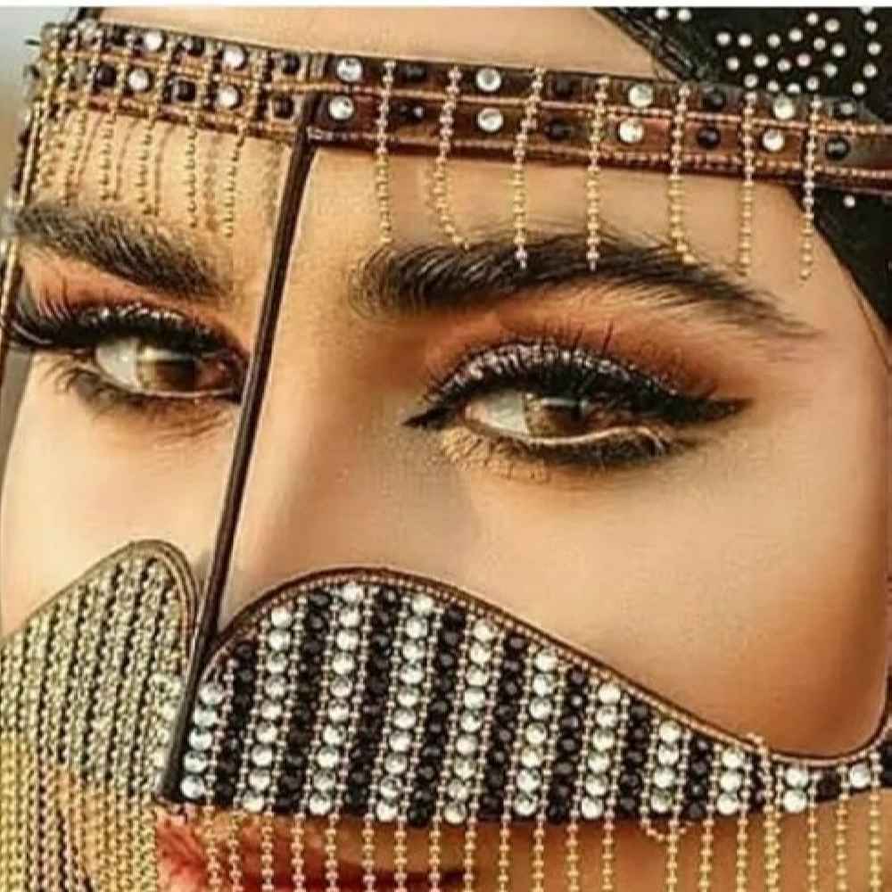 Handgemaakt Rhinestone Battoulah Masker – Ilia Model
