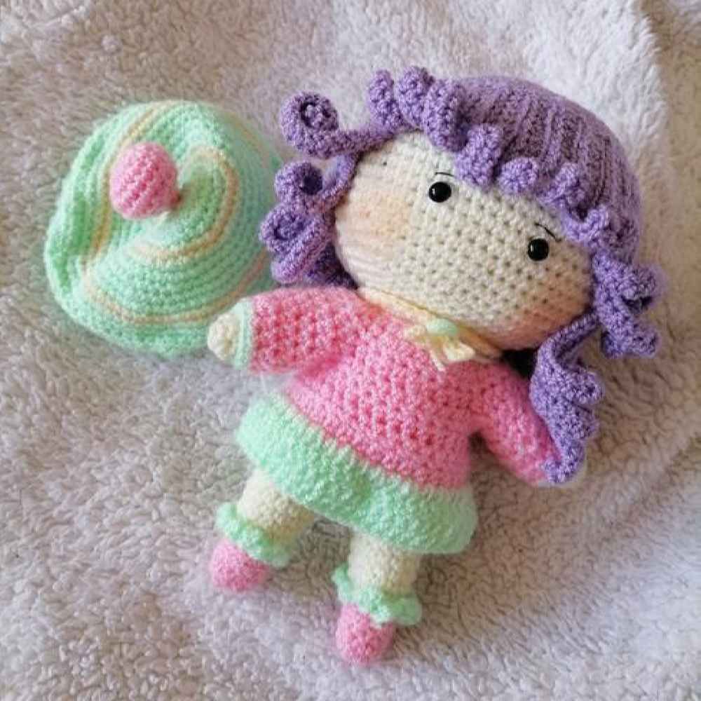 Amigurumi handgemaakte gehaakte pop klein meisje