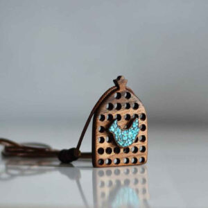 Gesneden Houten Hanger met Turquoise Edelsteen Handgemaakt Artistiek Amin Bird