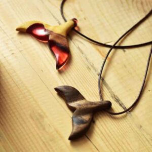 Set van 2 Houten Hangers met Resin – Model Dolphin