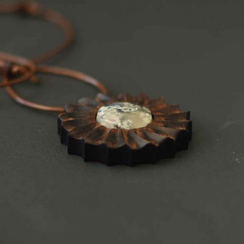 Gesneden Houten Hanger met Agaat Edelsteen Handgemaakt Artistiek Blossom