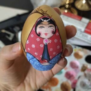 Bruine Aardewerken Nowruz Eieren – Model Khatoon