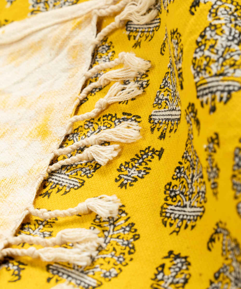 Linnen Tafelkleed Blokprint – Model Paisley (Geel)