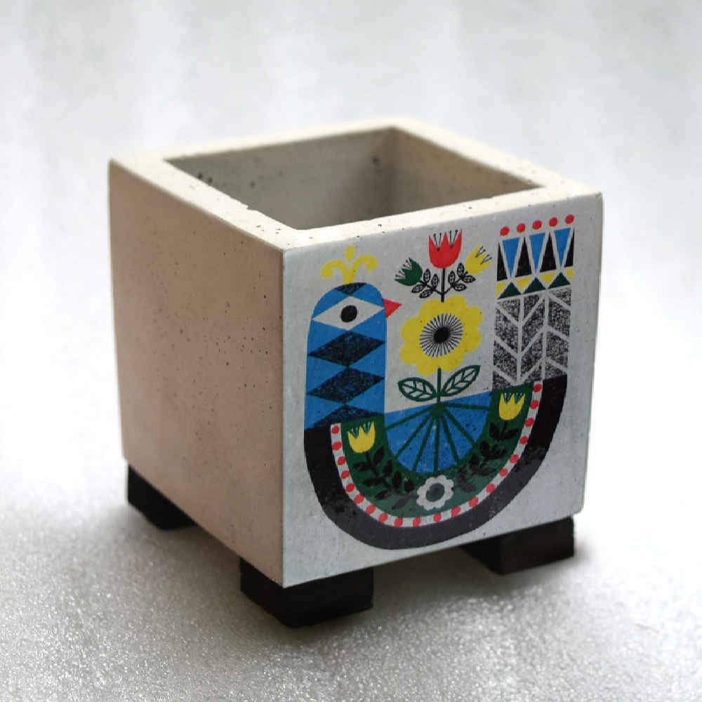 Decoratieve Perzische vierkante betonnen vaas, Kabootar-model met een boho-vogelmotief