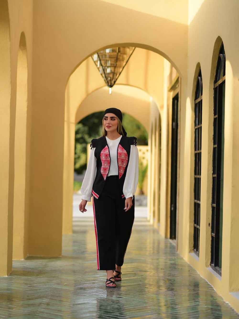 Dames Vest, Tuniek & Broek Set Model Gunash