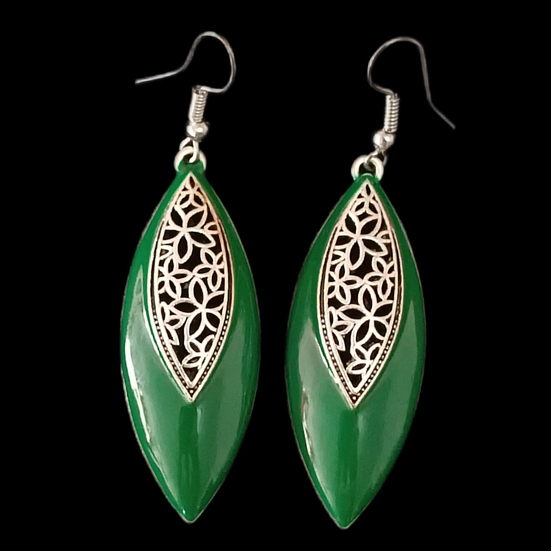 Hangende Metalen Oorbellen met Traditionele Stijl Naz