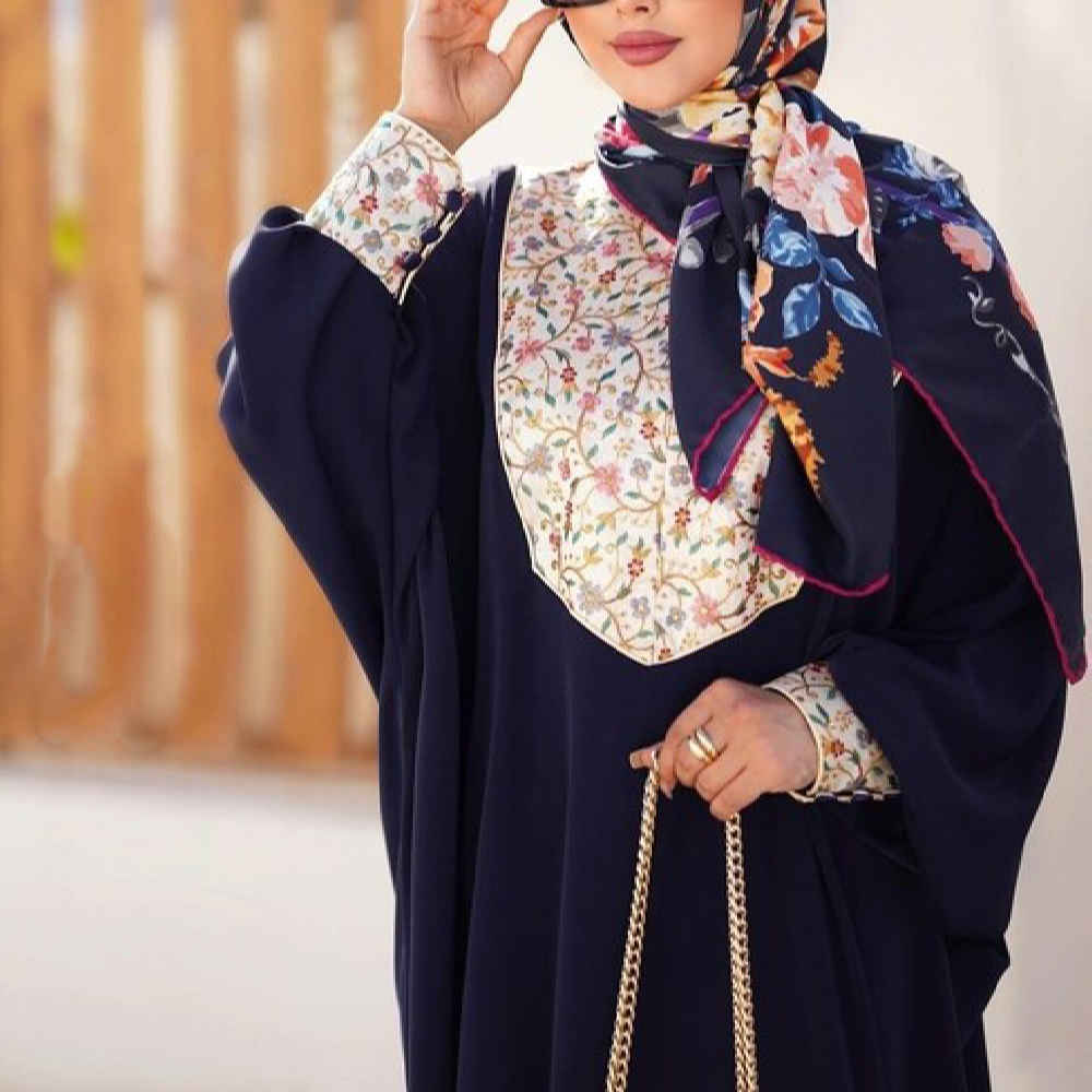 Stijlvolle Abaya voor Moslimvrouwen met Bloemmotief Donkerblauwe Kreukstof
