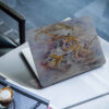 Meisje & Gazelle Laptop Skin – Purperen Kunststicker