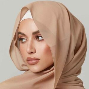 Beige chiffon shayla-hijab voor moslimvrouwen