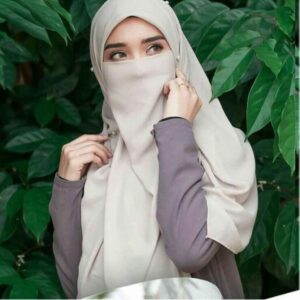 Crèmekleurige Islamitische Crepe Vierkante Sjaal & Halve Niqab Set