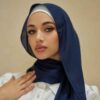 Marineblauwe Chiffon Shayla Hijab – Minimalistisch
