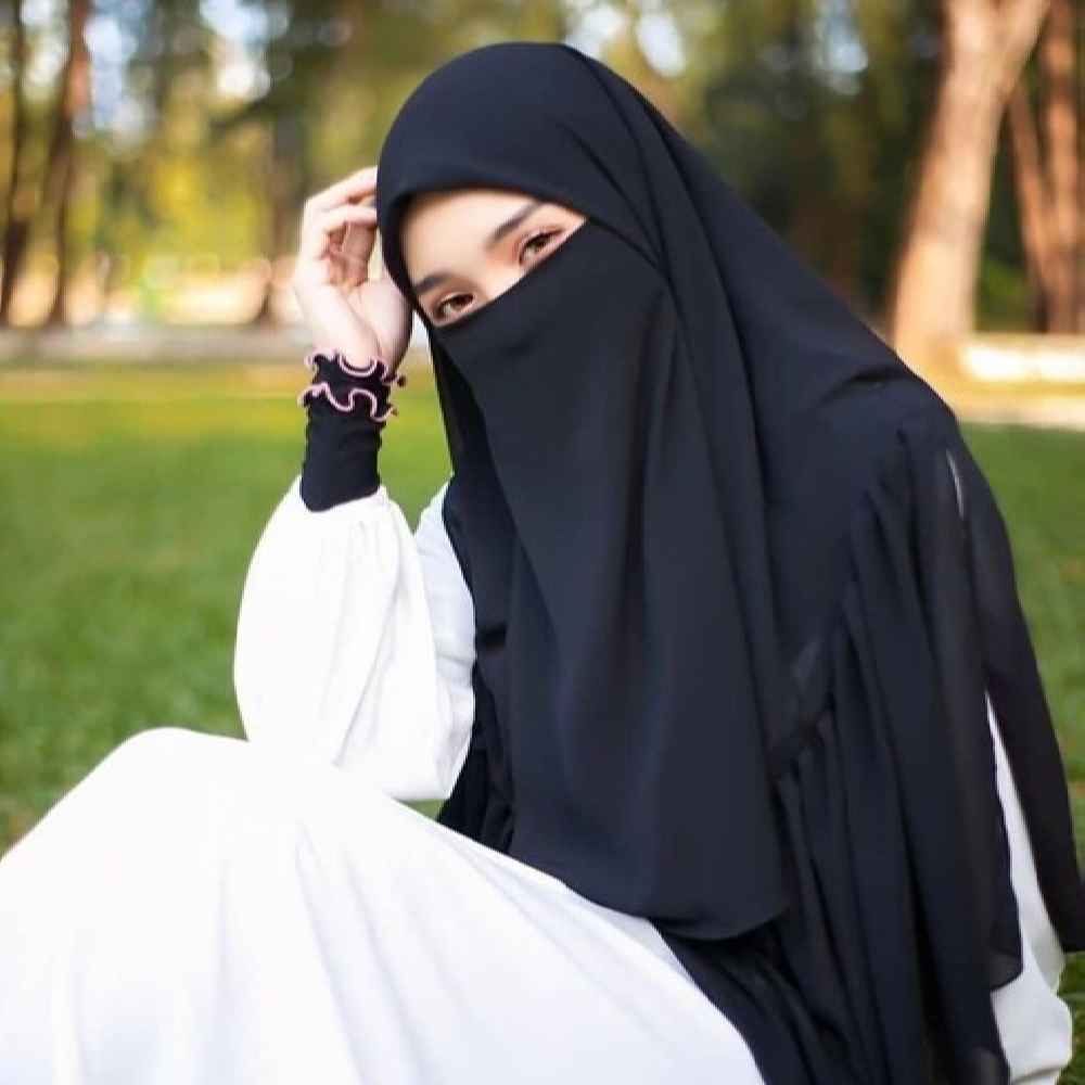 Zwarte Islamitische Vierkante Sjaal & Halve Niqab Set