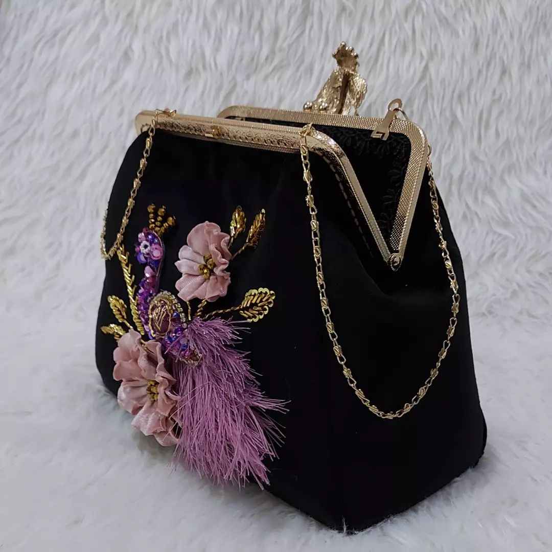Clutch Handtas met Lintenborduurwerk – Pauwen Kralendetail