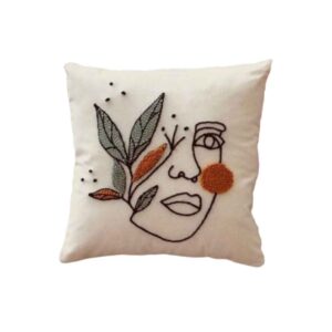Punch Needle Kussenhoes – Geborduurd Gezichtsdesign
