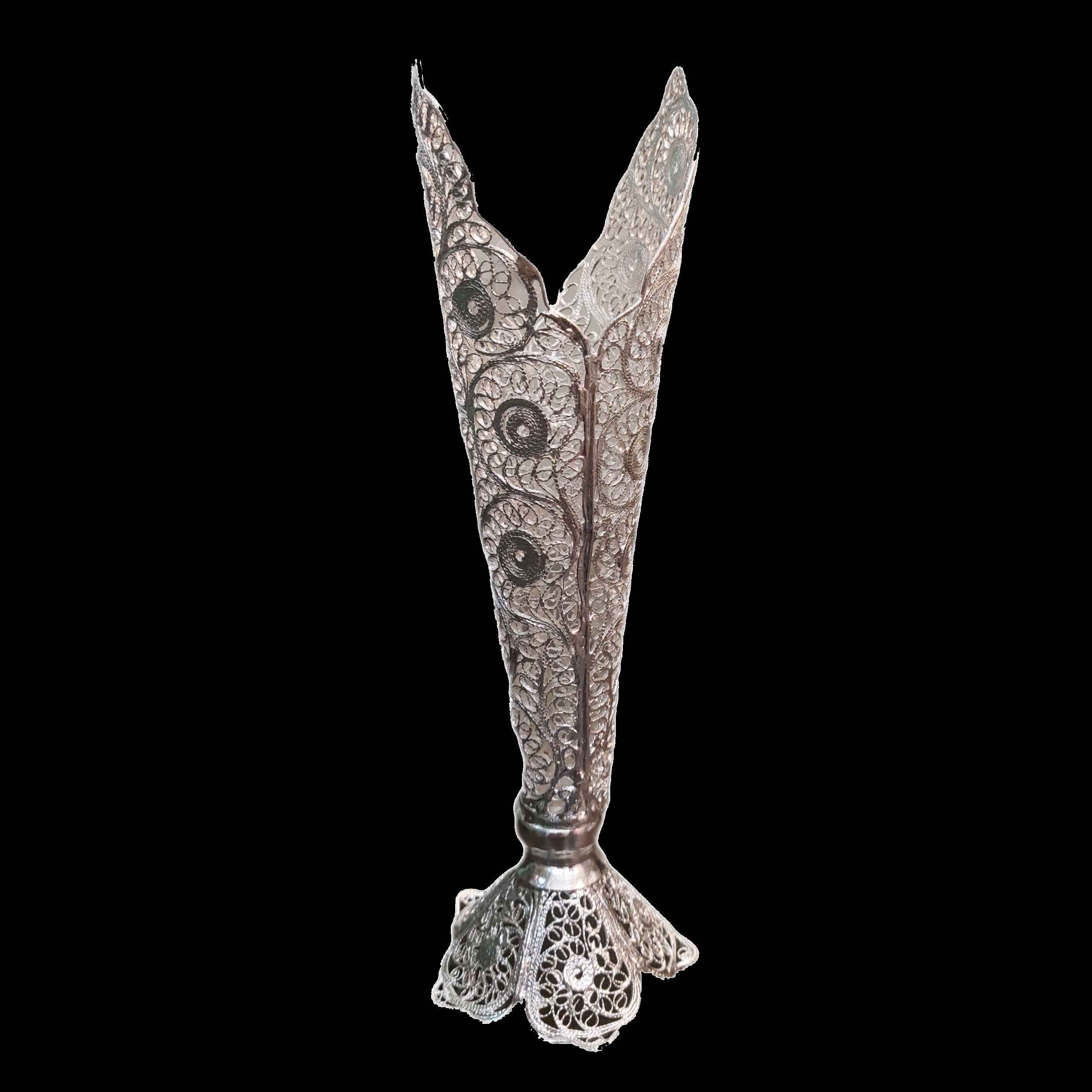 Decoratieve Perzische filigraan-trompetvaas, verzilverd, met Moshaki-ontwerp voor indrukwekkende traditionele kunst