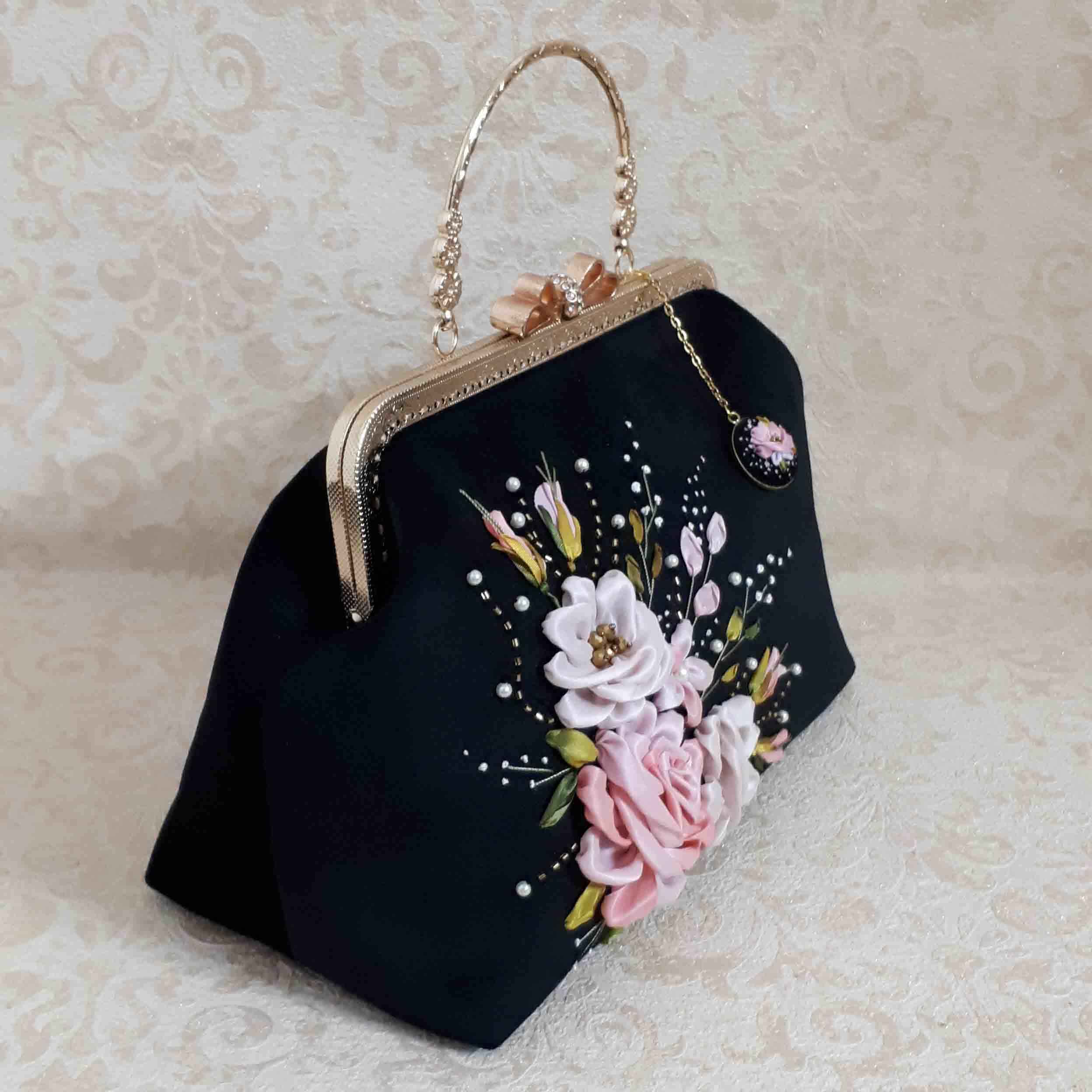 Clutch Handtas met Lintenborduurwerk – Fluweel met Aviz Design