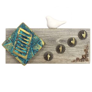 Decoratieve & Handgemaakte Wand Sleutelhouder met Traditionele Tegel Design