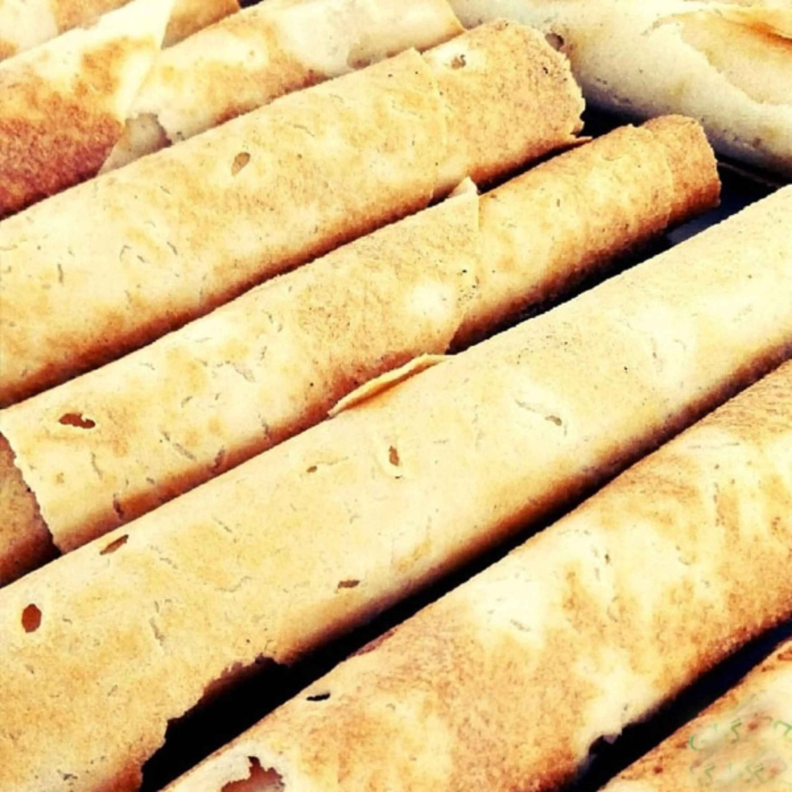 Perzisch Gedroogd Brood – Gilan’s Lokale Rijstbrood Temijan, Traditionele Delicatesse