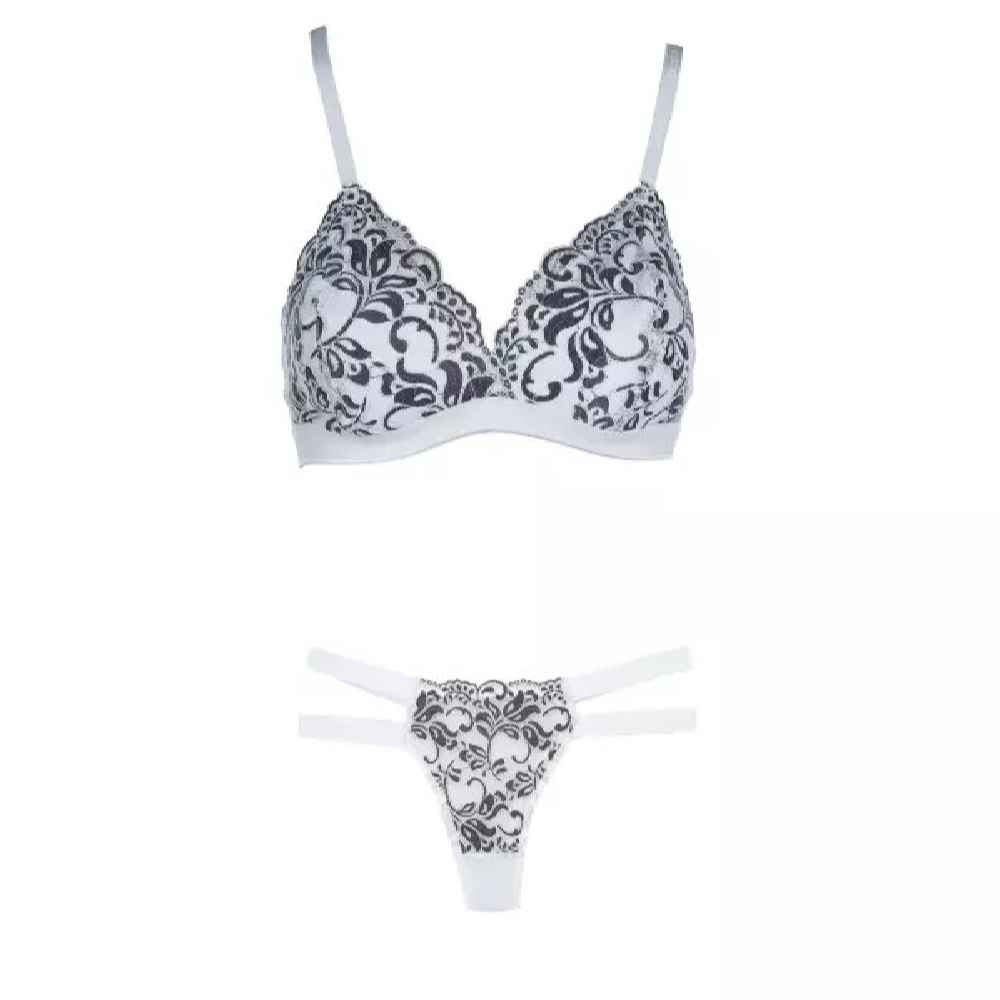 Luxe Lingerieset – Bordeaux Bloemontwerp