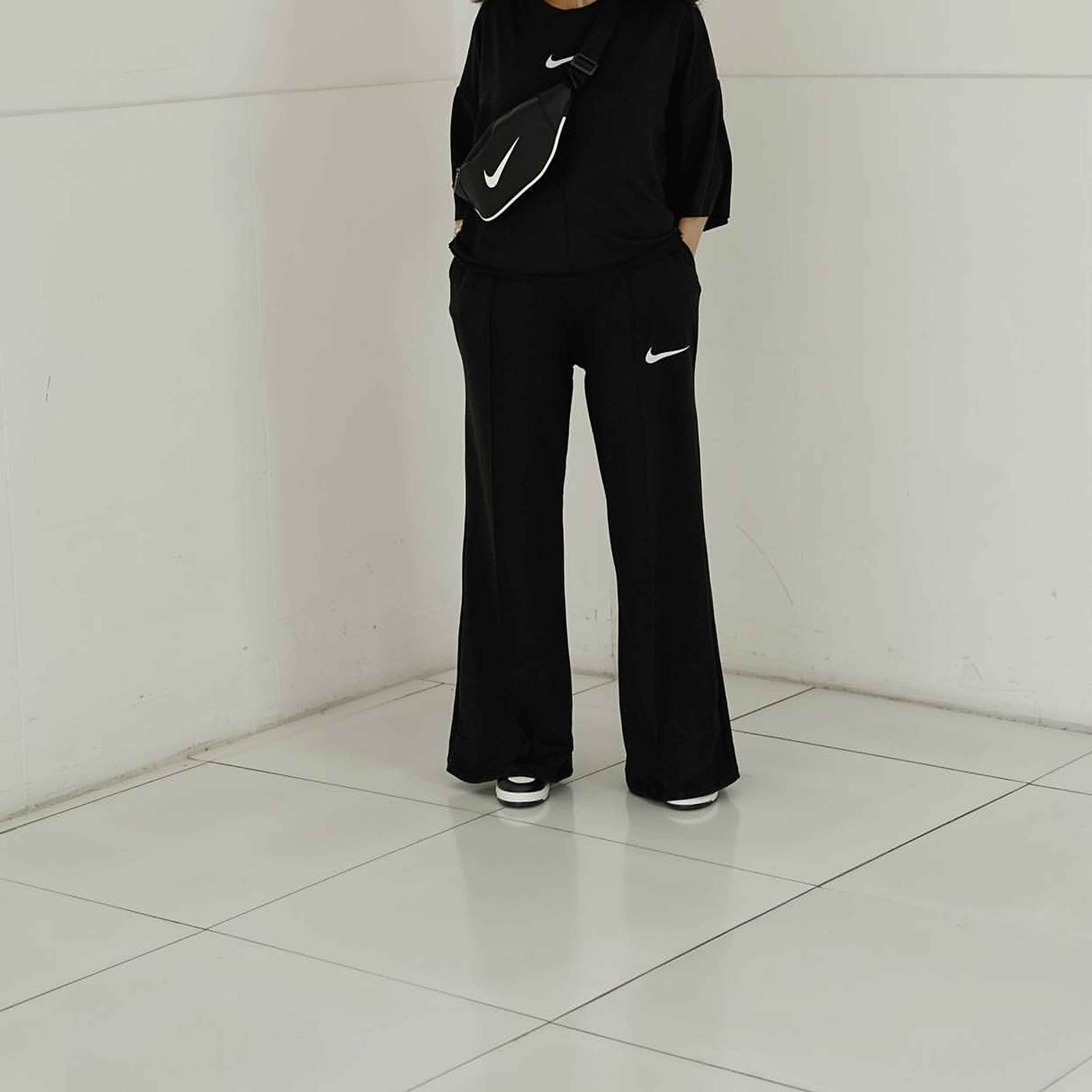 Nike Canvas Heuptas – Zwart met 2 Vakken