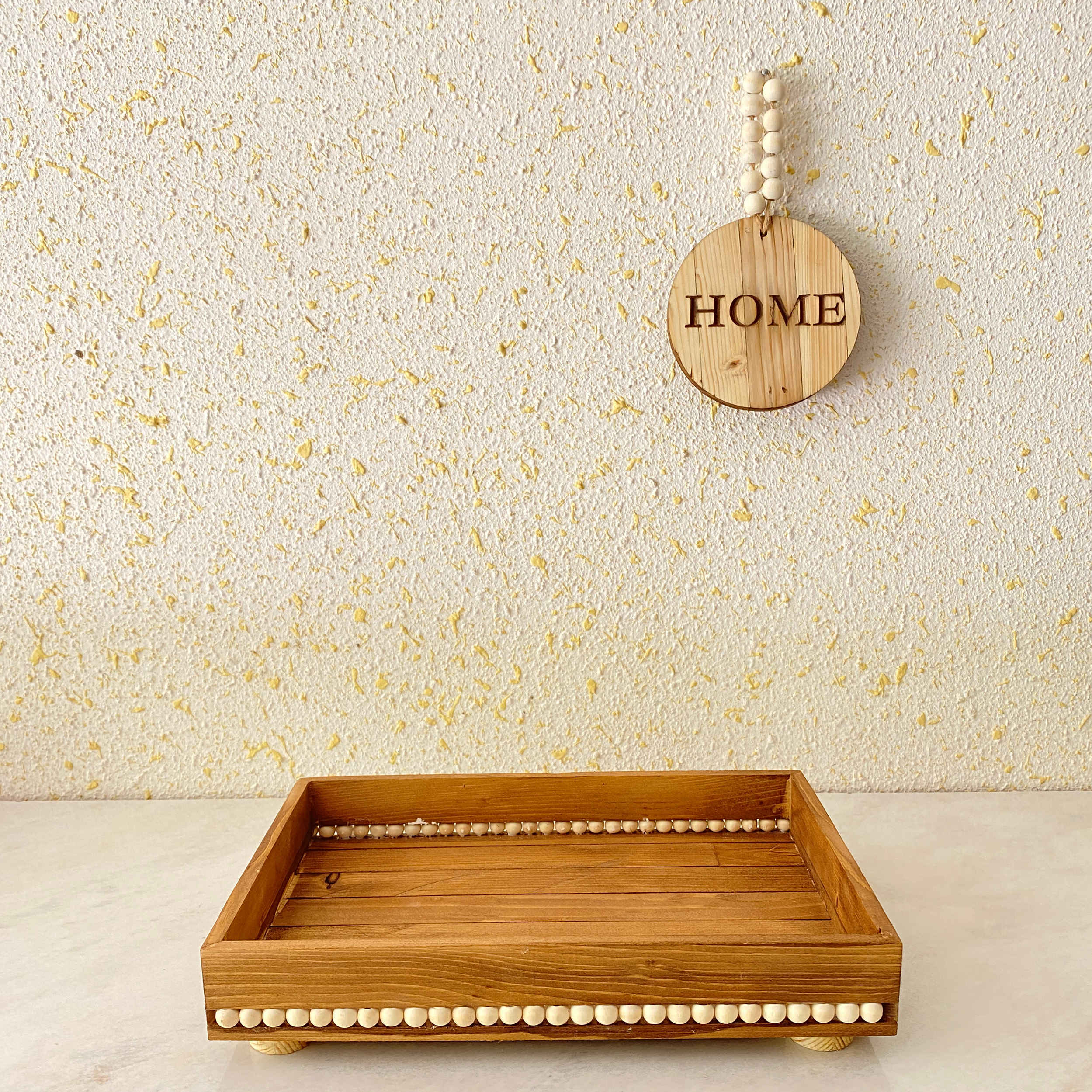 Minimalistisch rechthoekig houten dienblad – Versierd met parels