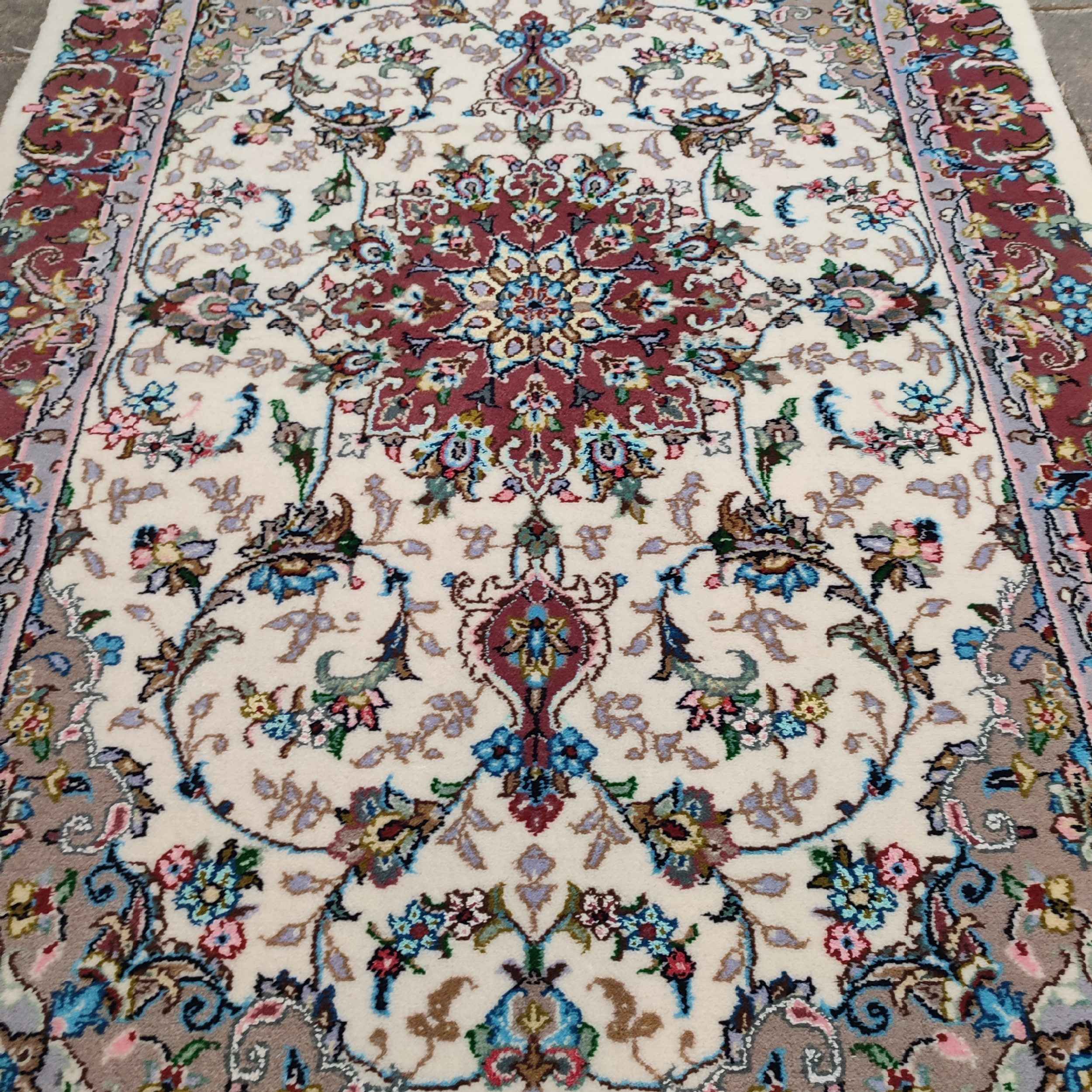 Handgeknoopt Perzisch Kashan Tapijt (Traditioneel Toranj Bloemenmedaillon) – Crème Zijde & Wol