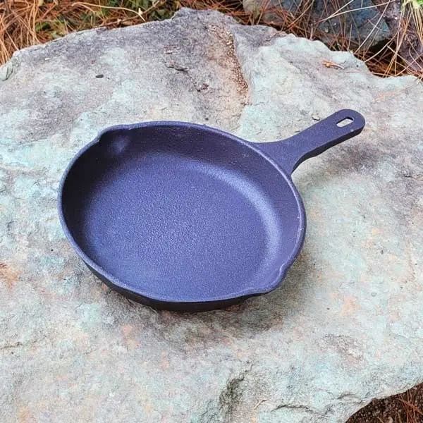 Gietijzeren Koekenpan voor Camping & Buiten Koken – 20 cm