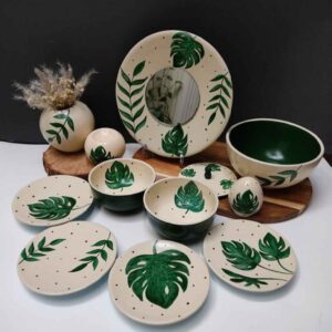 Elegante Haft-seen set met spiegel en bladpatroon
