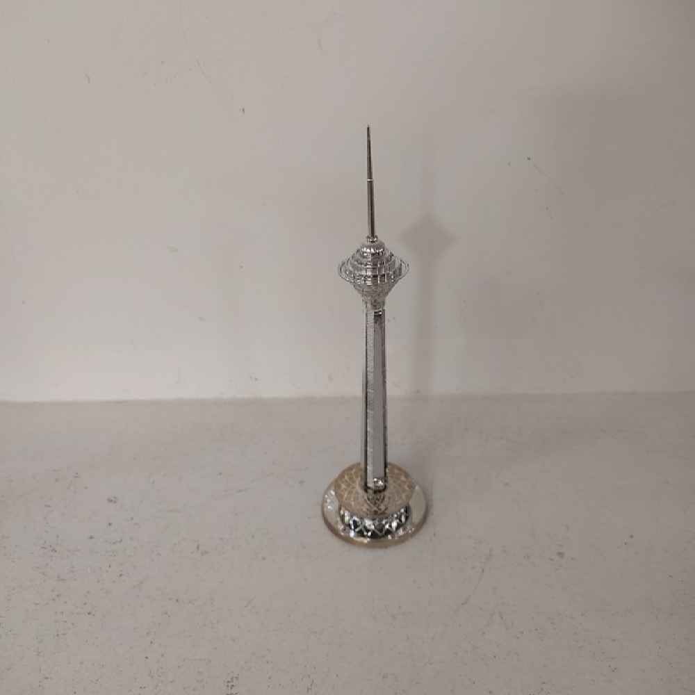 Milad Toren Resin Beeldje – Zilver