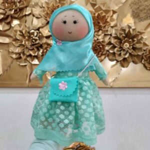 Muslim Hijab Pop Model Reyhaneh met Tas
