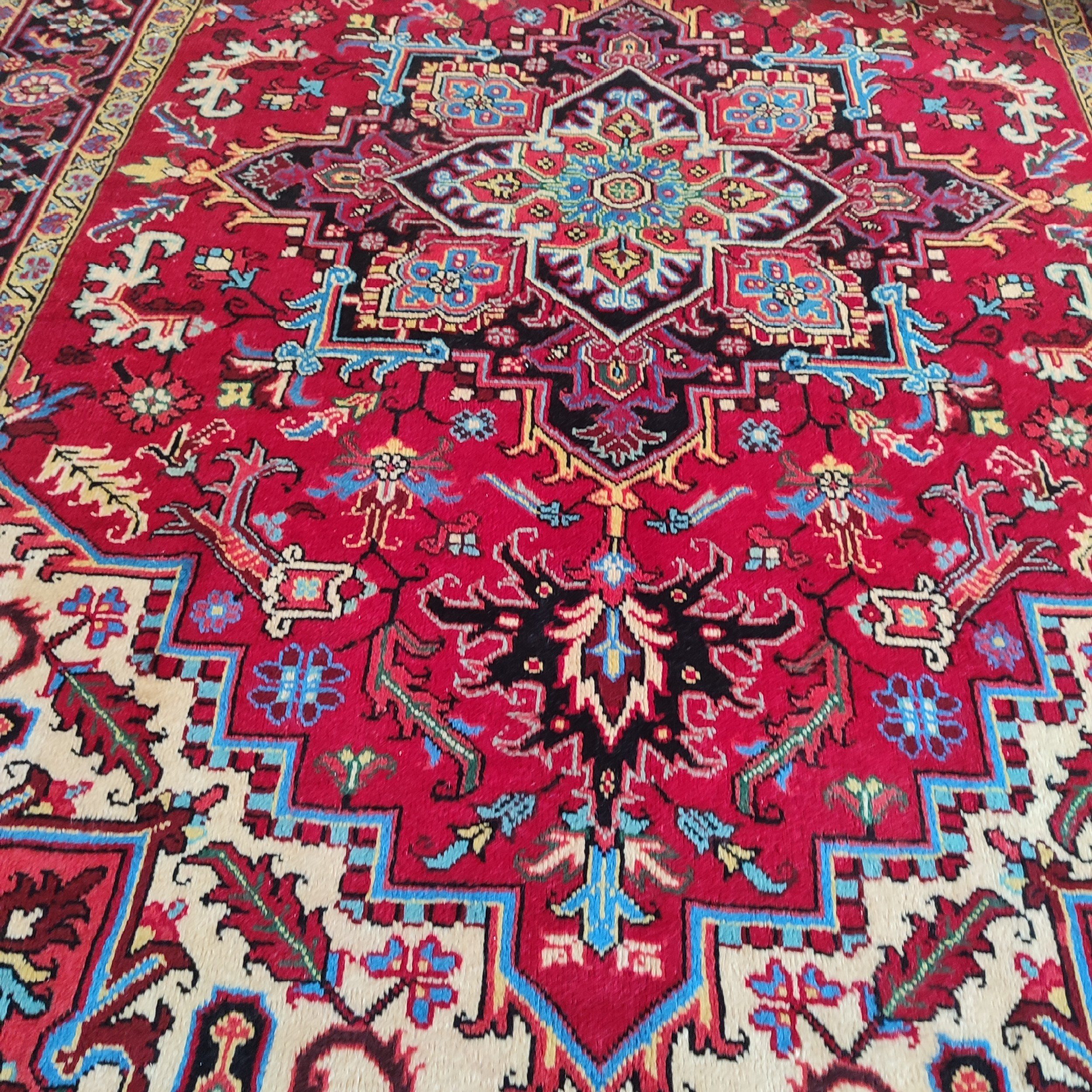 Handgeknoopt Perzisch Tabriz Heriz Tapijt (Klassiek Bloemenmedaillon) – Rode Wol
