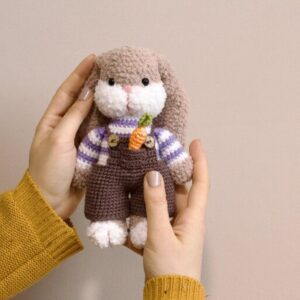 Handgemaakte Amigurumi Konijn Knuffel – Bruin