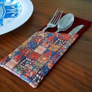 Fluwelen Bestekzak met Perzische Kalligrafie – Elegant Geel Ontwerp