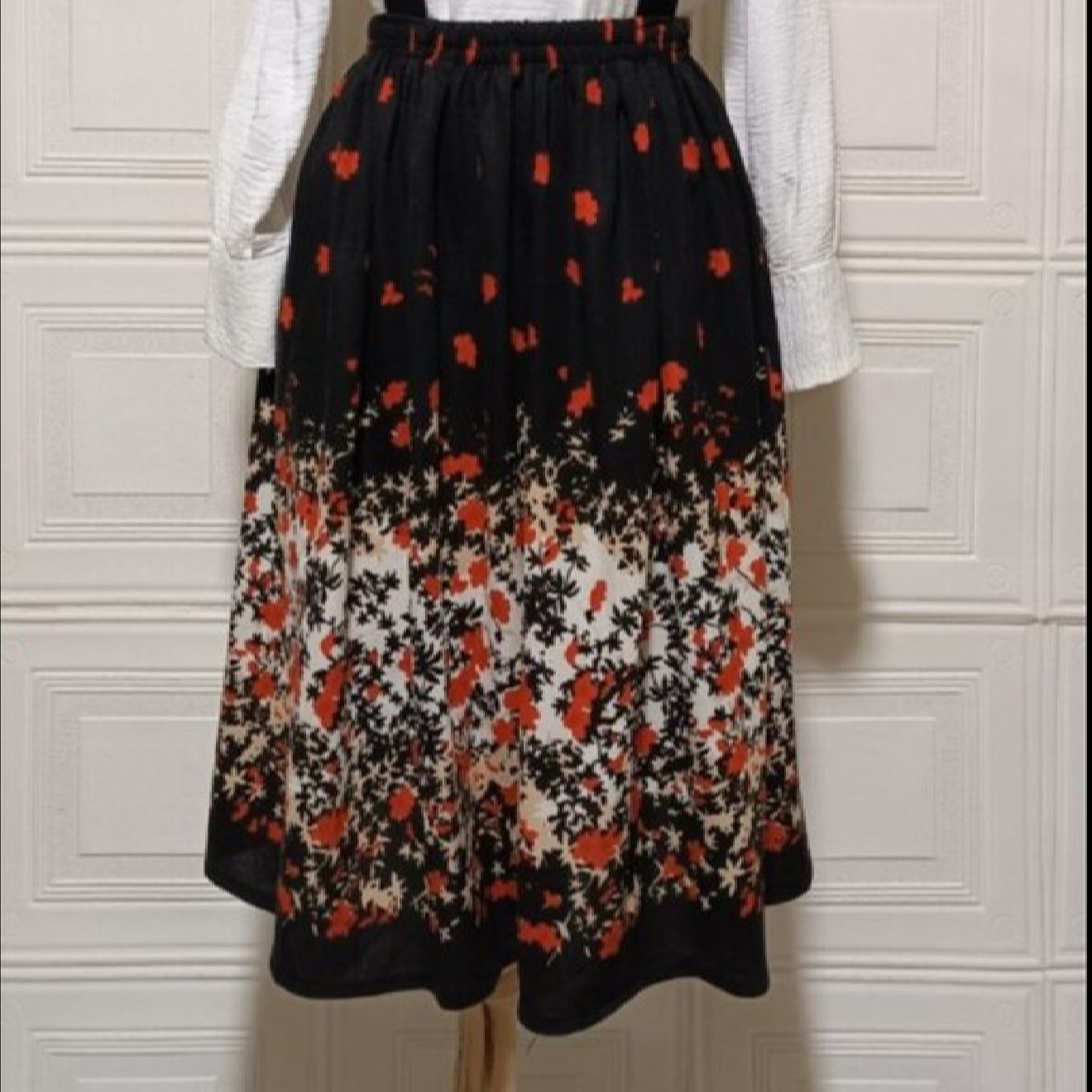 Damesrok met Bretellen – Zwart met Bloemen