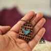 Gesneden Houten Hanger met Turquoise Edelsteen Handgemaakt Artistiek Amin Bird
