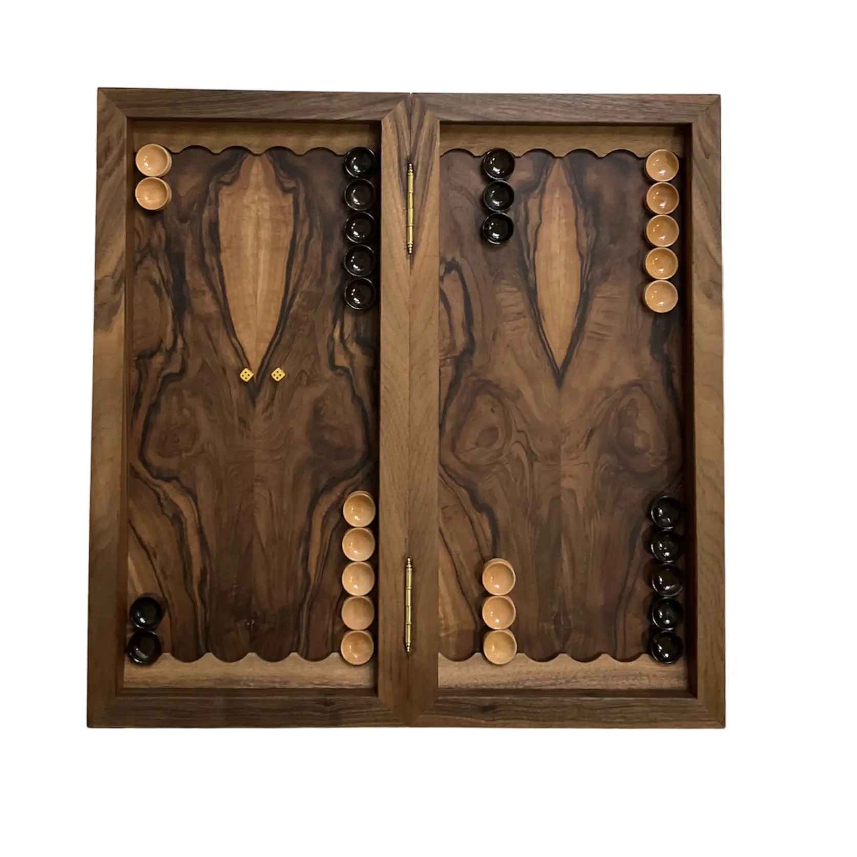 Houten gesneden backgammonbord met Perzisch erfgoed Faravahar