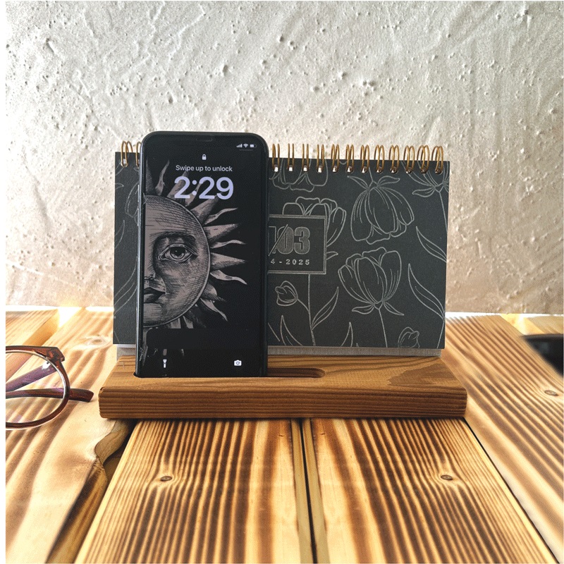 1403 Perzische Maandkalender met Lichtbruine Basis