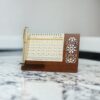 1403 Perzische Maandkalender met Houten Ontwerp