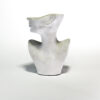 Decoratieve betonnen sculptuurvaas in de vorm van een vrouwelijk lichaam, een gedurfd artistiek statement