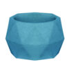 Minimalistische betonnen vaas met een veelvlakkige vorm in blauw, handgemaakt voor een eigentijds-geometrische uitstraling